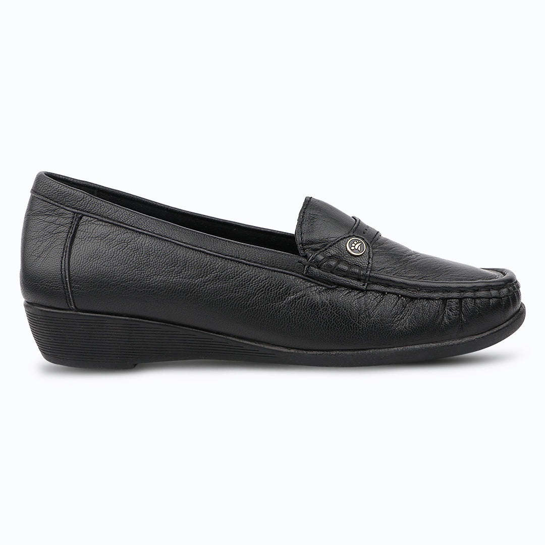 Medifeet Premium Leather Moccasin Loafers for Women | Plush Padded Footbed, Anatomical Arch Support, Breathable Inner Lining Loafers