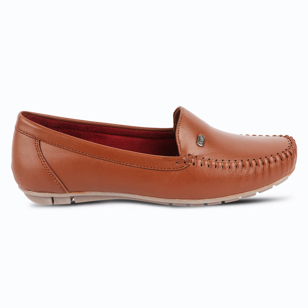 Pointed-Toe Leather Loafers for Women with Extra Cushion