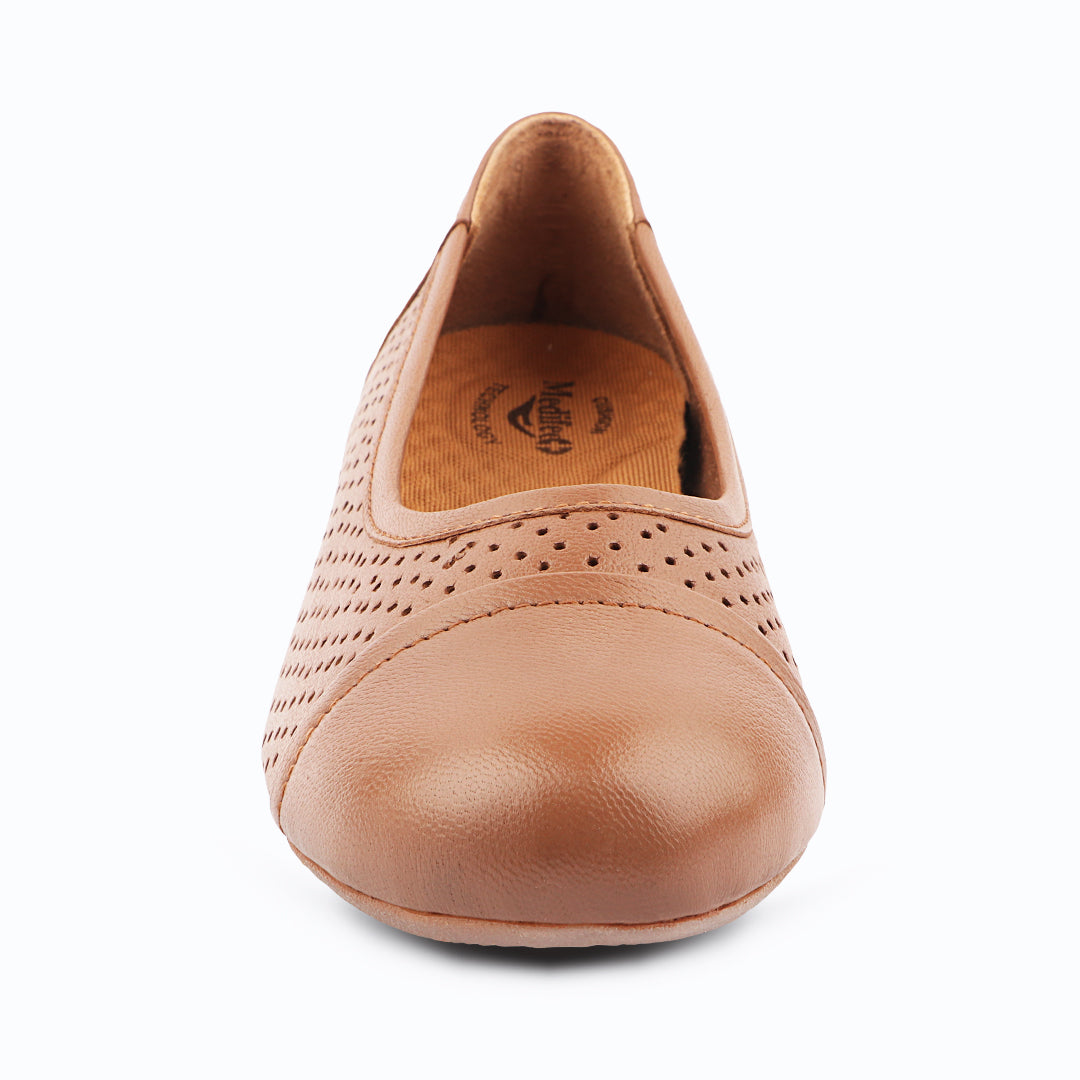Medifeet Breathable Women Black Ballerina  (Premium Leather | Cushioned Footbed)