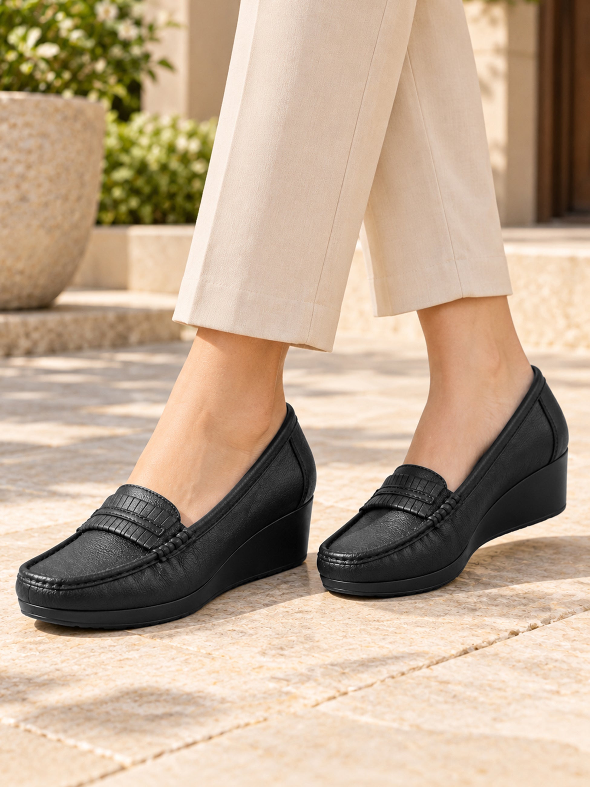 Medifeet Women's Platform Loafer Heels | Arch Support | Cushioned Insole | German Cushion Technology | Anti-Skid Sole | Posture Support | All-Day Comfort